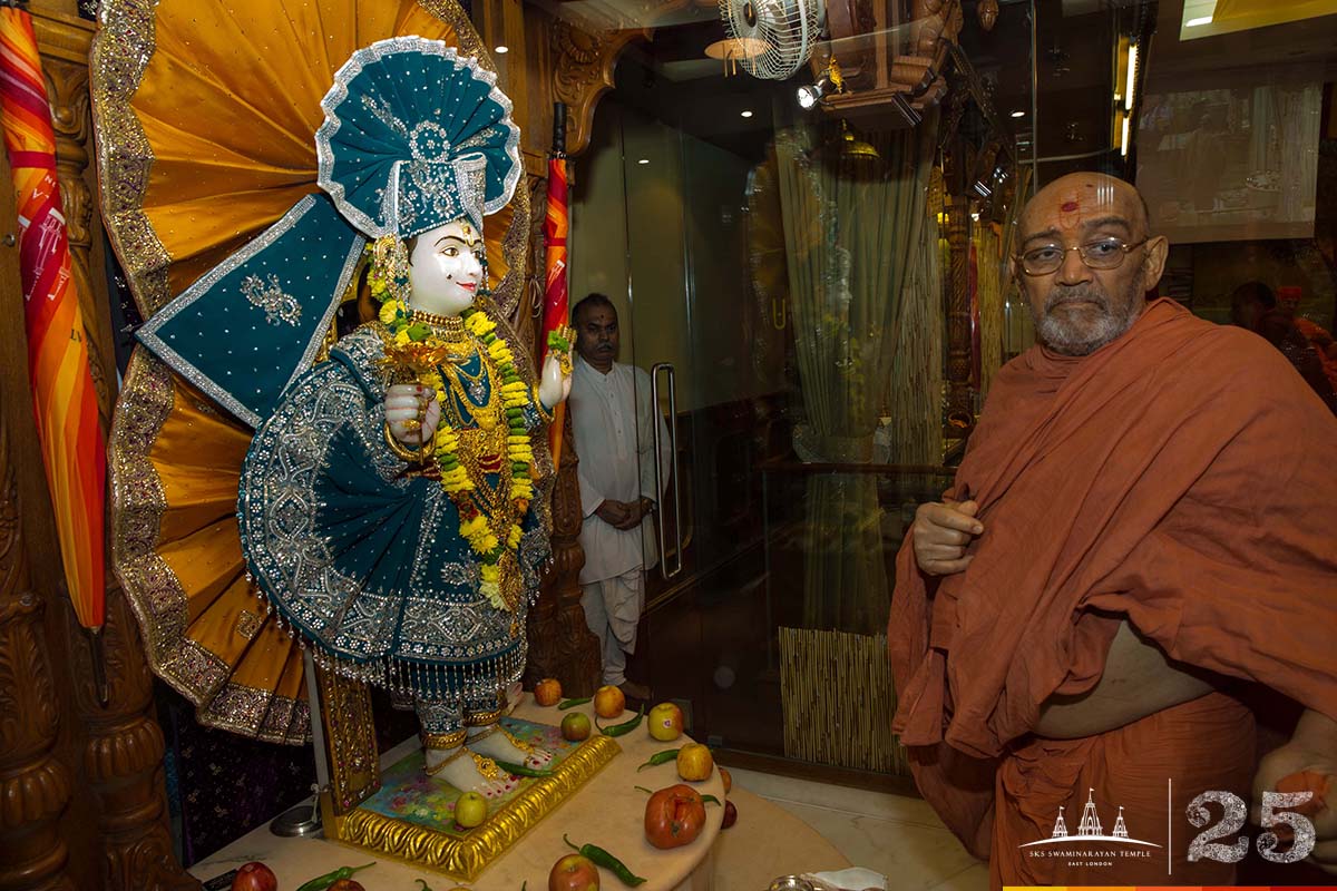 211A4133 copy - ©1987-2017 SKS Swaminarayan Temple East London